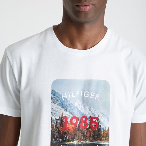 Camiseta Paisagem Logo Gráfico