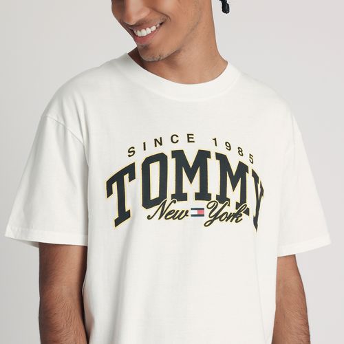 Camiseta Logo Varsity Nova Iorque Tommy Jeans