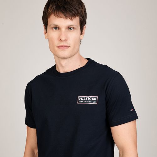 Camiseta Distintivo Hilfiger