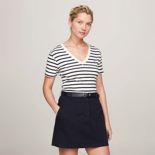 Camiseta Slim Listrada Gola V