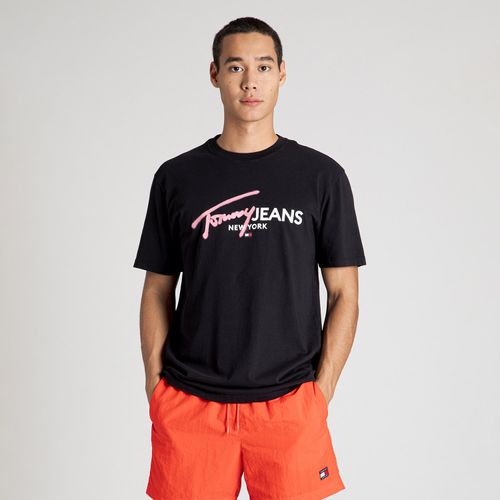 Camiseta Logo Spray Tommy Jeans