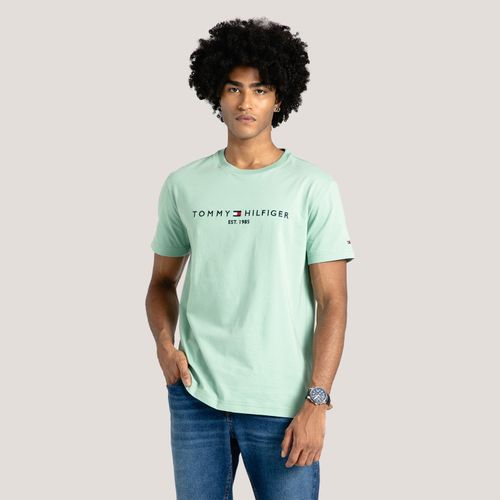Camiseta Clássica Gola C