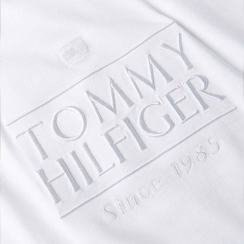 Camiseta Logo Bordado Em Relevo