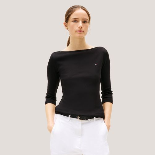 Camiseta Manga Três Quartos Gola Canoa