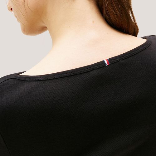 Camiseta Manga Três Quartos Gola Canoa