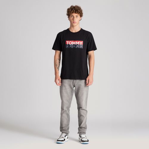 Camiseta Bandeira Logo Tommy Jeans