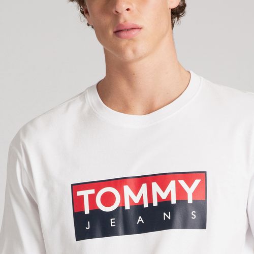 Camiseta Bandeira Logo Tommy Jeans