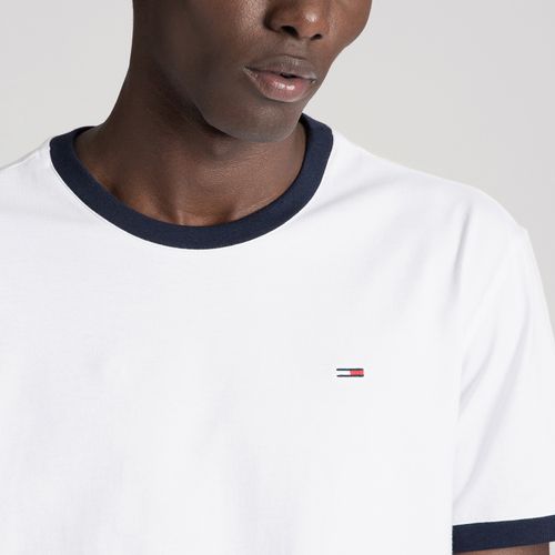 Camiseta Contraste Bandeira Tommy Jeans