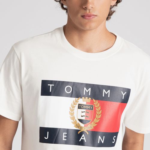 Camiseta Bandeira Brasão Tommy Jeans