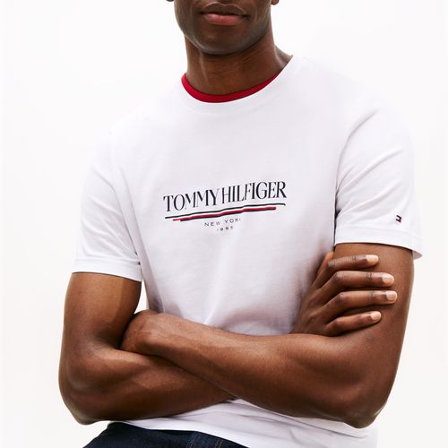 Camiseta Estampa Brand Love Gola C