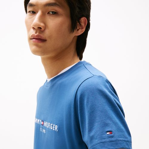 Camiseta Clássica Gola C