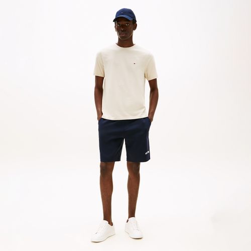 Camiseta Clássica Gola C