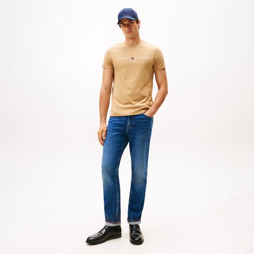 Camiseta Clássica Gola C