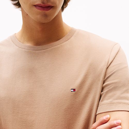 Camiseta Clássica Gola C