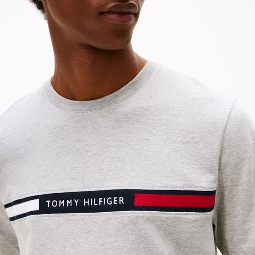 Camiseta Logo Bordado No Peito