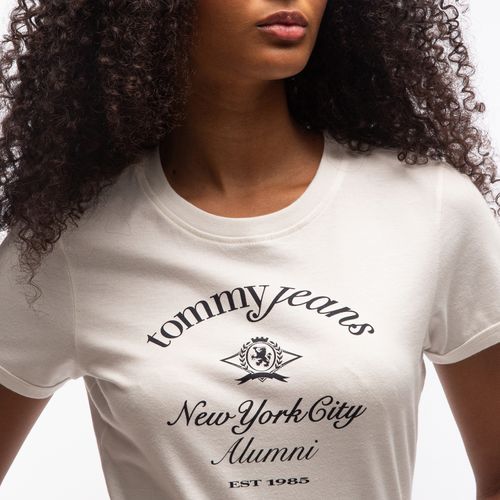 Camiseta Brasão Nyc Tommy Jeans
