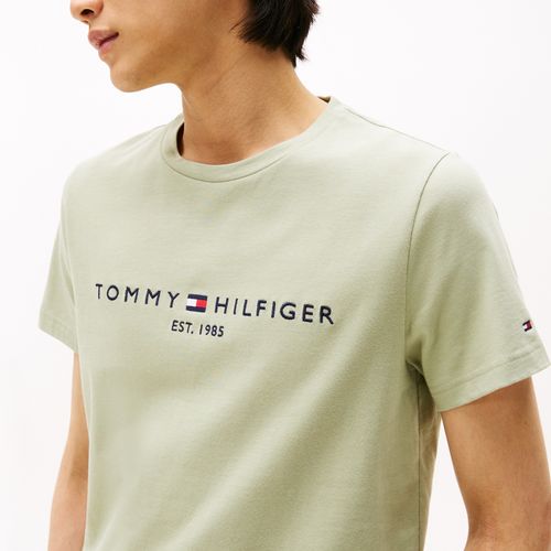 Camiseta Clássica Gola C