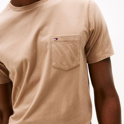 Camiseta Clássica Bolso No Peito
