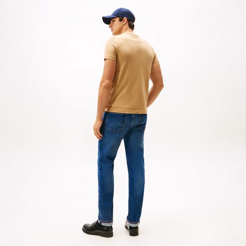 Camiseta Clássica Gola C