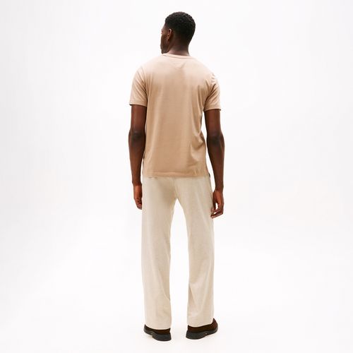 Camiseta Clássica Bolso No Peito