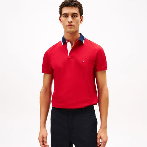 Polo Tommy Hilfiger Regular Fit com Gola Gráfica
