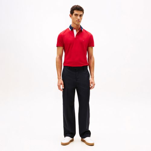 Polo Tommy Hilfiger Regular Fit com Gola Gráfica