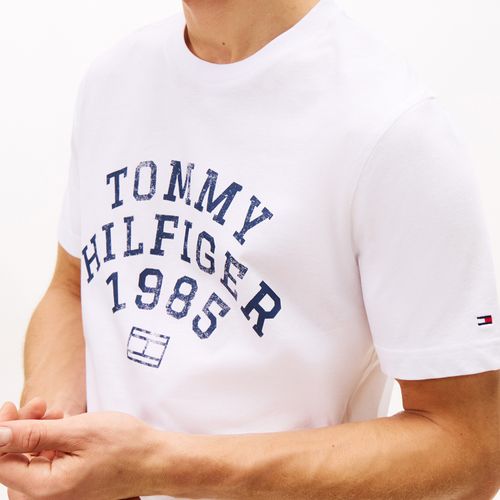 Camiseta Tommy Hilfiger Arch Logo