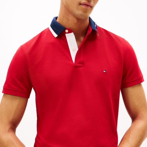 Polo Tommy Hilfiger Regular Fit com Gola Gráfica