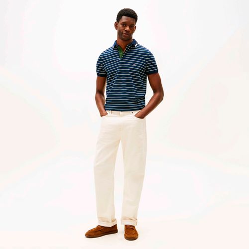 Polo Tommy Hilfiger Regular Fit com Gola Gráfica