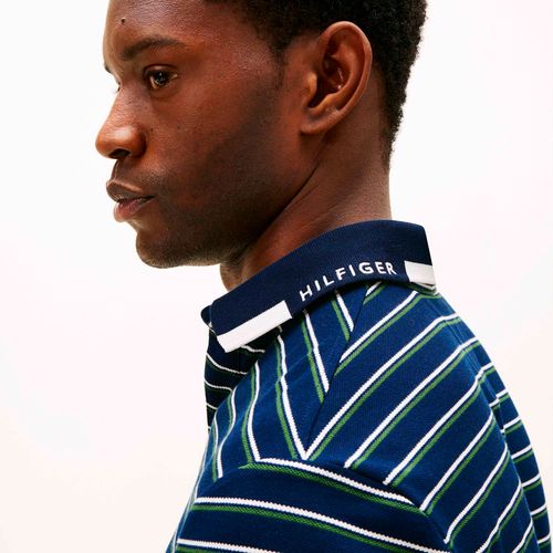 Polo Tommy Hilfiger Regular Fit com Gola Gráfica