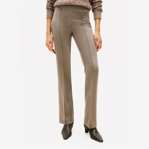 Calça flare com vinco