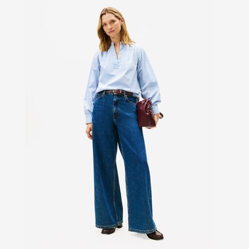 Blusa em popeline com decote em V