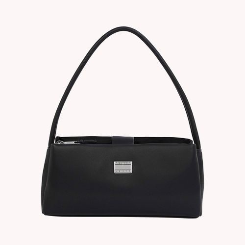 Bolsa de ombro com acabamento liso