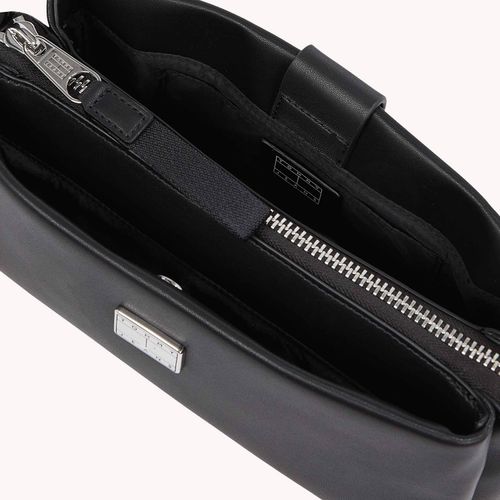 Bolsa de ombro com acabamento liso