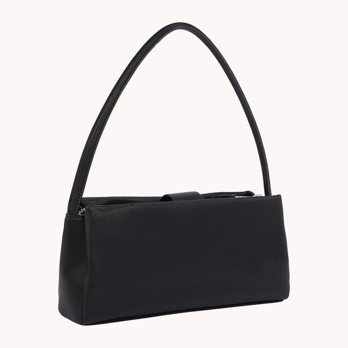 Bolsa de ombro com acabamento liso